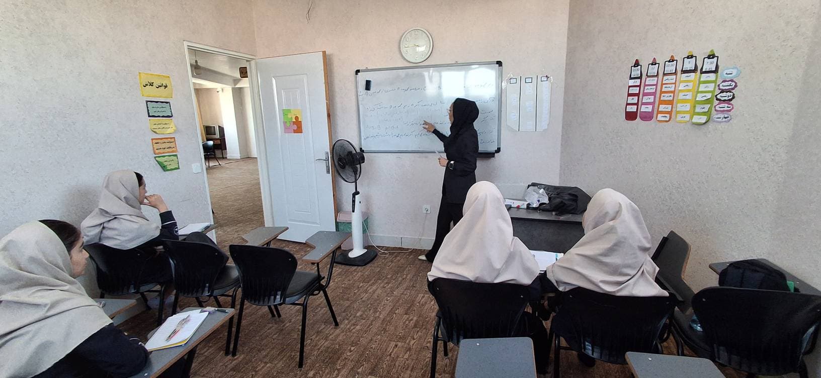 مدرسه غیردولتی دخترانه متوسطه دوره اول مهرنور